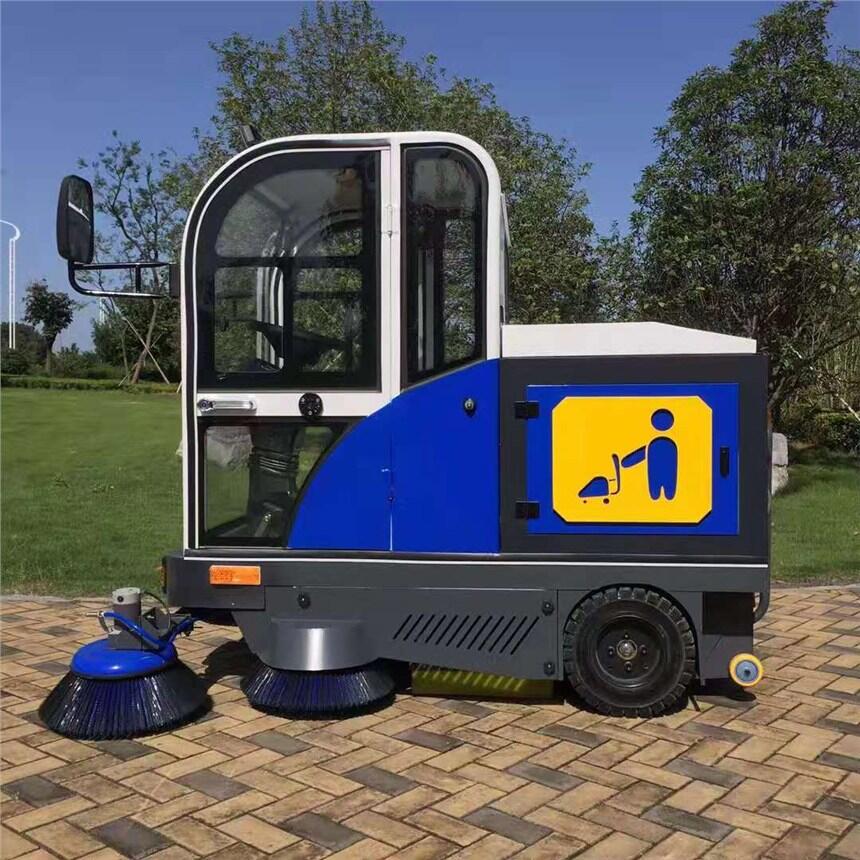 五刷全封閉式清掃車JC1900 常熟社區(qū)工廠物業(yè)學(xué)校掃地機(jī)供應(yīng)商